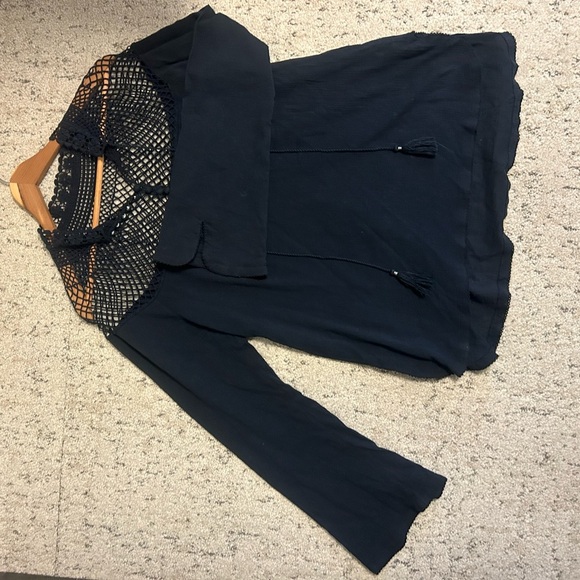 Free People size L cutout blouse in navy size L great used condition - Picture 6 of 16